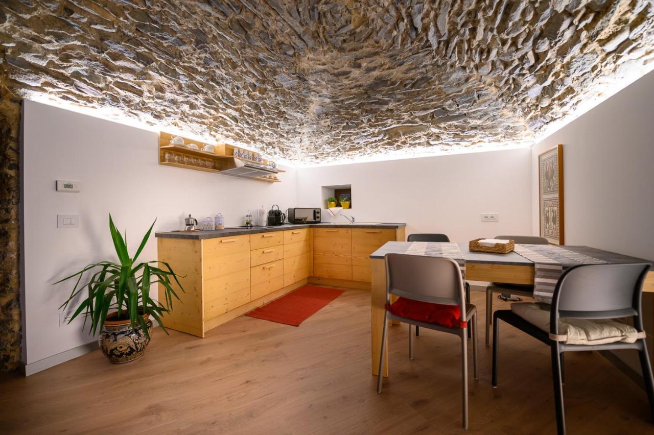 Old Town Apartments Тирано Екстериор снимка