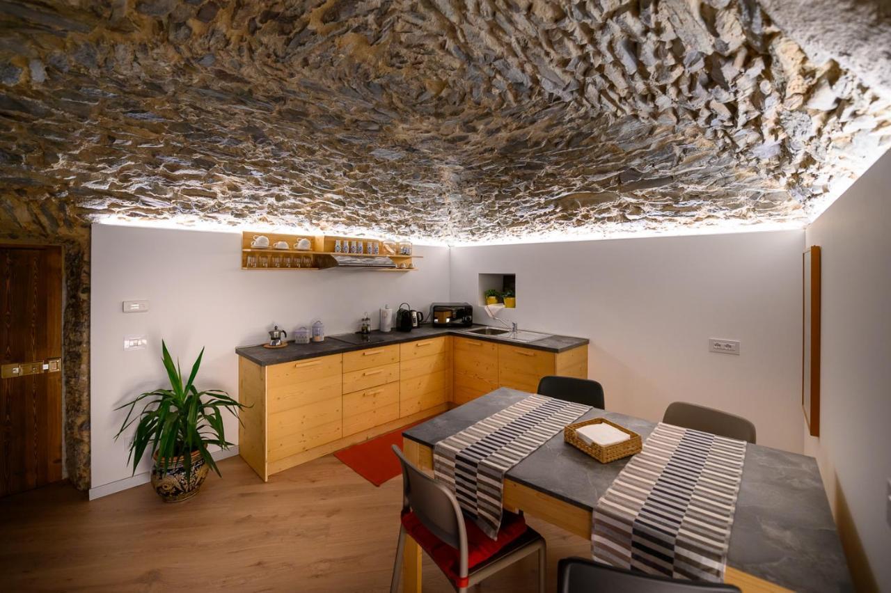 Old Town Apartments Тирано Екстериор снимка